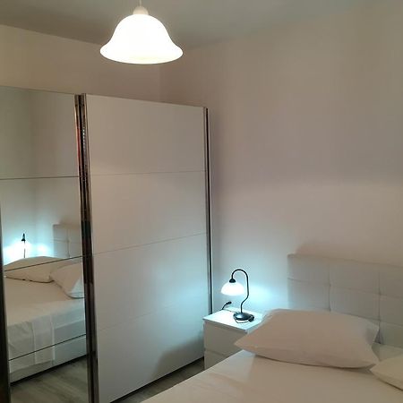 Apartment Marina 말리로시니 외부 사진