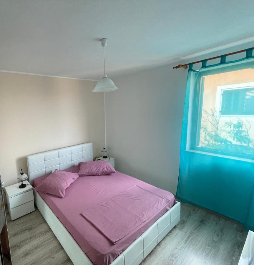 Apartment Marina 말리로시니 외부 사진